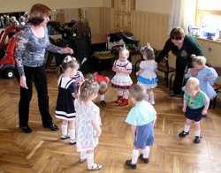 ежемесячная помощь на ребенка украина
