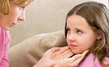 опрелость на шее у ребенка лечение